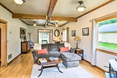 Image de Quaint Coquille Getaway Near Beaches + Parks!