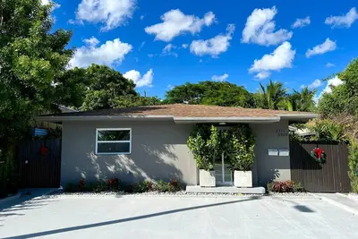 Image de Beautiful 4 bedroom/2 bath - 5 minute walk to Miracle Mile/Downtown Coral Gables