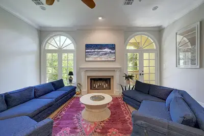 Image de Luxury Living on Lake Austin- Monthly Furnished Rental