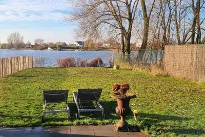 Image de Cozy house at the lake