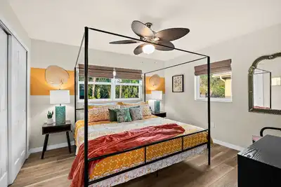 Image de Boutique style Apt/Walk to Beach/Pet friendly