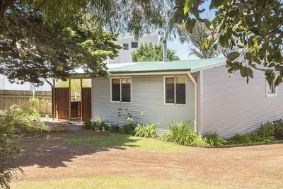 Image de Riverscape Cottage No. 5 - Riverscape - unit 5 with views over the Blackwood River and cosy fire place