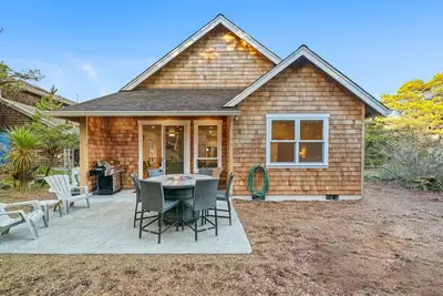 Image de Gorgeous newly built home / Dog Friendly / Close to the Beach