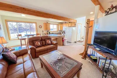 Image de Comfortable Townhome - Mountain Views
