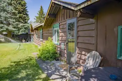 Image de Enjoy your stay at in this historic forest service cabin in Buenttner Park