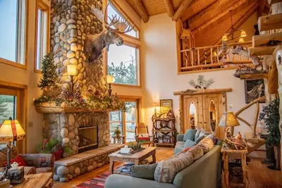 Image de Exquisite Mountain Cabin with Breathtaking Views In All Directions