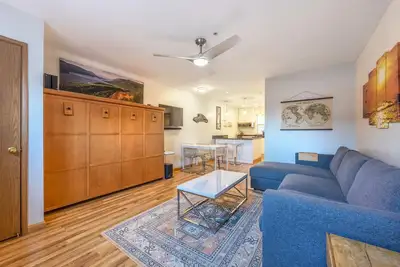 Image de 08 Lodge, Downtown, Ac, Ground Floor, Hood River!