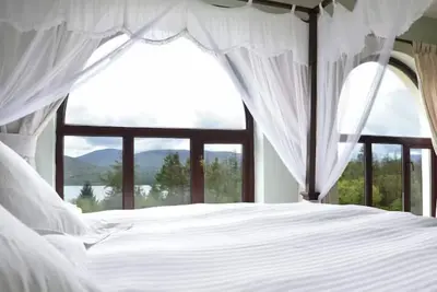 Image de 6 Bed-Sleeps 12-Garden-Sea & Mtn View