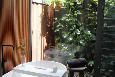 Image de Contemporary Beach House - 2min walk to beach
