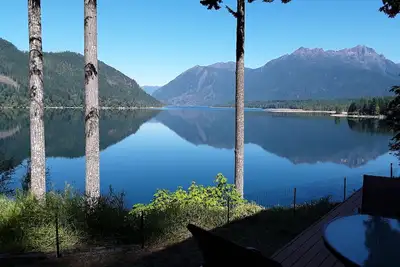 Image de Spectacular Views from every room\nRight on the Lake with Dock & Kayaks\n