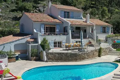 Image de Bellevue, à couper le souffle, piscine chauffée, climatisation en Provence