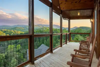 Image de Unobstructed Views of the Smokies, Private heated pool, Hot tub, Game room