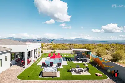 Image de Ultimate Desert Haven | Pool, Hot Tub + Fire Pit