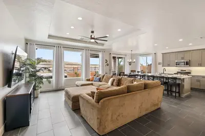 Image de Pool View on the Bend: Sleeps 20, Dog-Friendly, Hot Tubs
