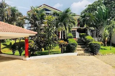 8bd Guest-friendly villa, private pool/billiard/games, Wi-Fi/cable Tv/Ac/Bbq