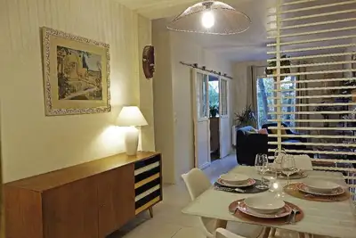 Image de Bel appartement calme et cosy avec petit jardin luxuriant au centre de Bordeaux