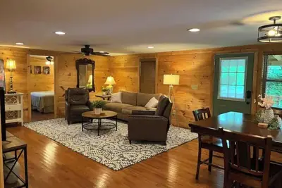 Image de Cabin on Walnut Cove