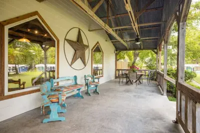 Image de Lodge 53 -Cozy Room right off the Lodge
