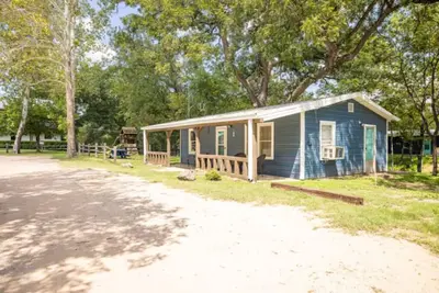 Image de Cabin 8 - Two bedrooms located near the Rv park and Condos
