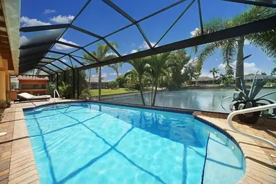 Image de A spacious 3-bedroom retreat in sunny Cape Coral.