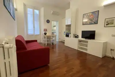 Image de Spacious and bright one-bedroom apartment.