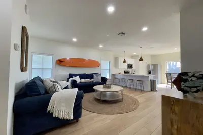 Image de Jane's Beach House  - Walk to the Beach!