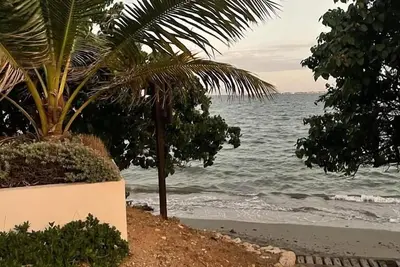 Image de Beautiful One bedroom apartment with beach and swimming pool