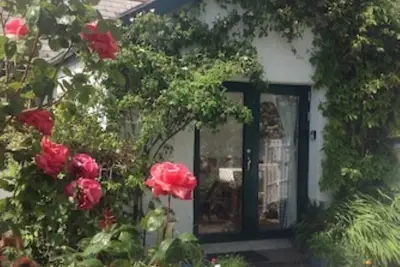 Image de Marian Cottage. Fully restored 19c cottage. Sleeps 3. Parking. Kinsale