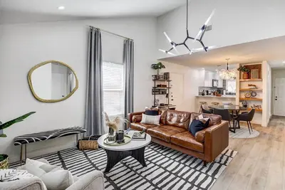 Image de Stylish Allen Home near Watters Creek Village