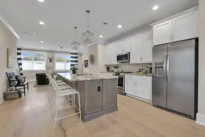 Image de New Construction Townhome Less Than 1 Mile From The Heart Of Downtown Greenville