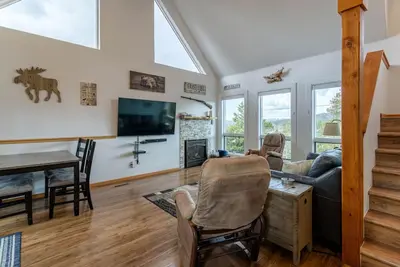 Image de 3 Br Cabin with lake view - Pet Friendly