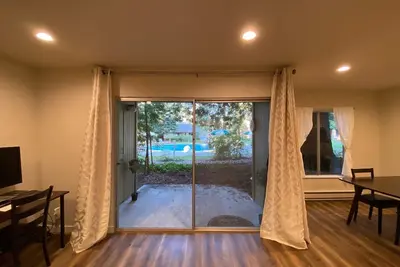 Image de Lovely 1-bedroom condo among redwood trees