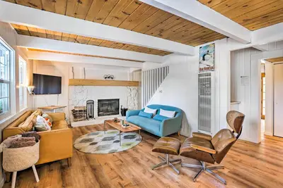 Image de 3 Mi to Big Bear Lake & Village: Home w\/ Balcony