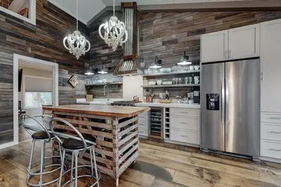 Image de Stunning Luxury Rental steps from Main Street in Highlands Nc