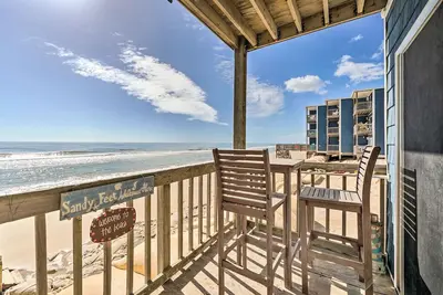 Image de North Topsail Oceanfront Condo w/ Balcony!