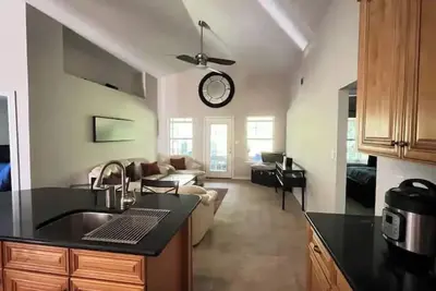 Image de Quiet Home! Water access, king bed, screened porch