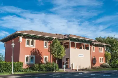 Image de Appartement Abordable | Wi-Fi et parking gratuit!