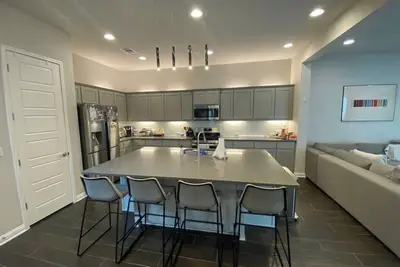 Image de Fantastic House near downtown.