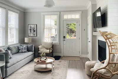 Image de Cozy Cottage in Seabrook w/ Private Hot Tub