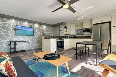 Spacious 1-bedroom vacation home with free parking