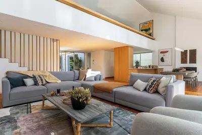 Image de Savanna House - Spacious home. Three minutes walk to the beach