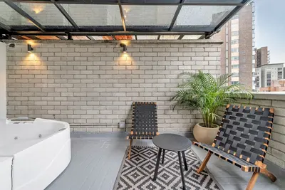 Image de Alejandria 1202 · Luxe Condo Poblado w/ balcony and Rooftop Jacuzzi