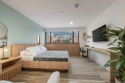 Image de Go Living 914 · Luxury loft Apt with kitchenette &Ac by Housy Host
