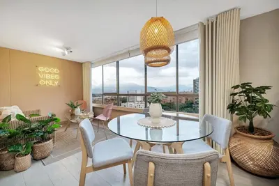 Image de Alcazar 1103 · Luxe Apt in Oviedo w/ city view, 1ac by Housy Host