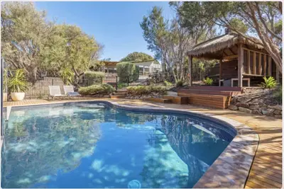 Image de Elandra by Ready Set Stay - Outdoor solar heated pool, Wifi, Bbq