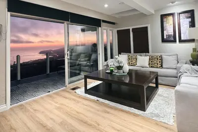 Image de Newly Remodeled Luxury Laguna House, Oceanview