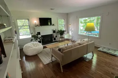 Image de 1 block from village: cute secluded family home