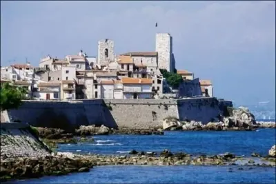 Image de La Grand Voile: Spacieux loft lumineux - coeur Vieil Antibes -100 m mer&remparts