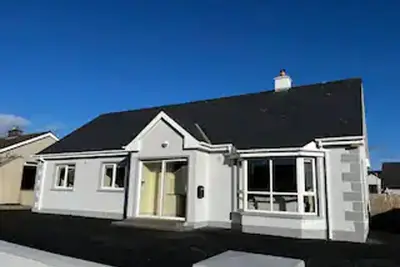 Image de ★Newly Refurbished | Group Retreat | Walk to Town