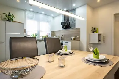 Image de Modern, comfortable vacation apartment with terrace, on the Main Valley cycle path,